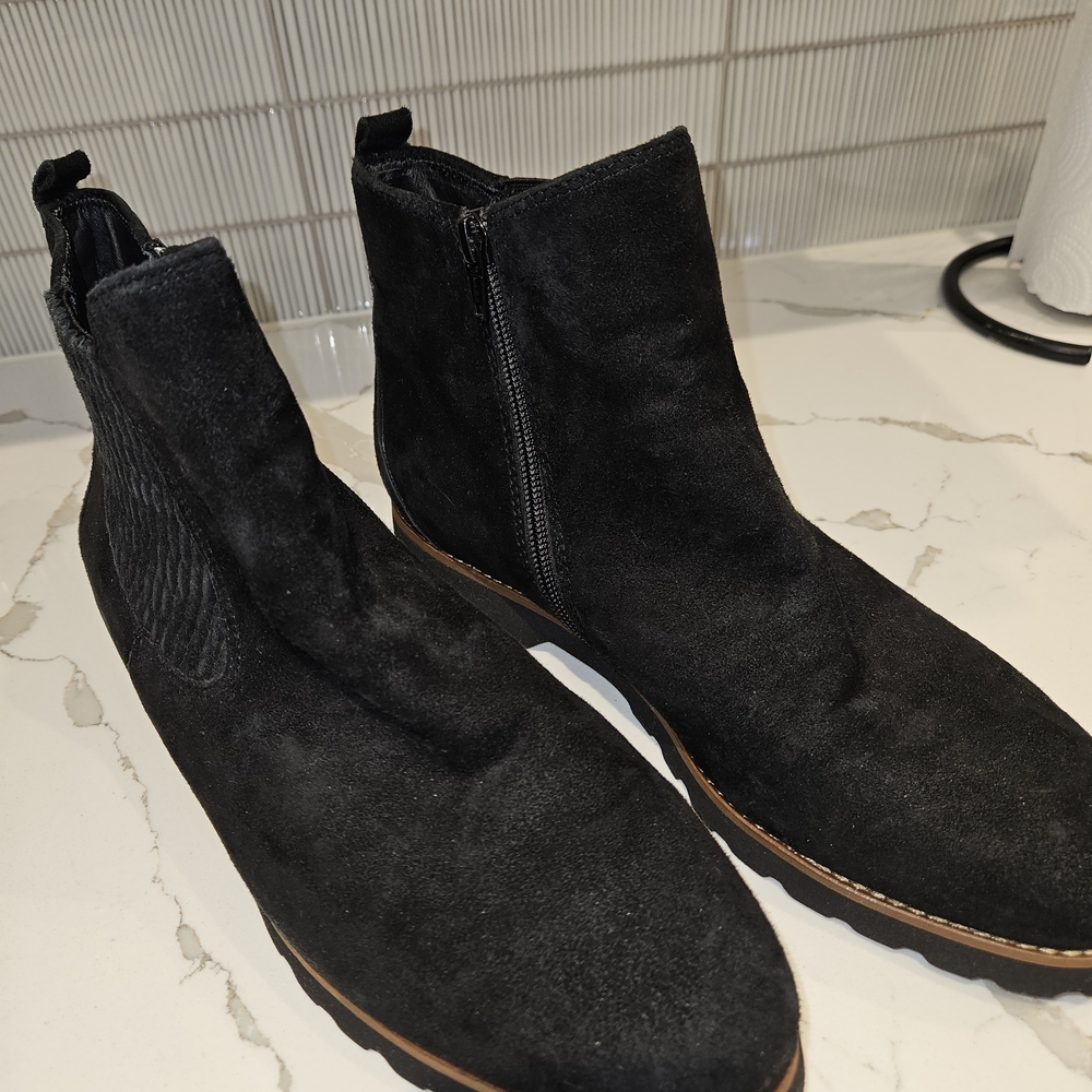 Earthies Black Suede Ankle Boots